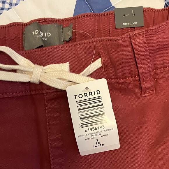 Torrid Bermuda Length Shorts - Picture 4 of 8